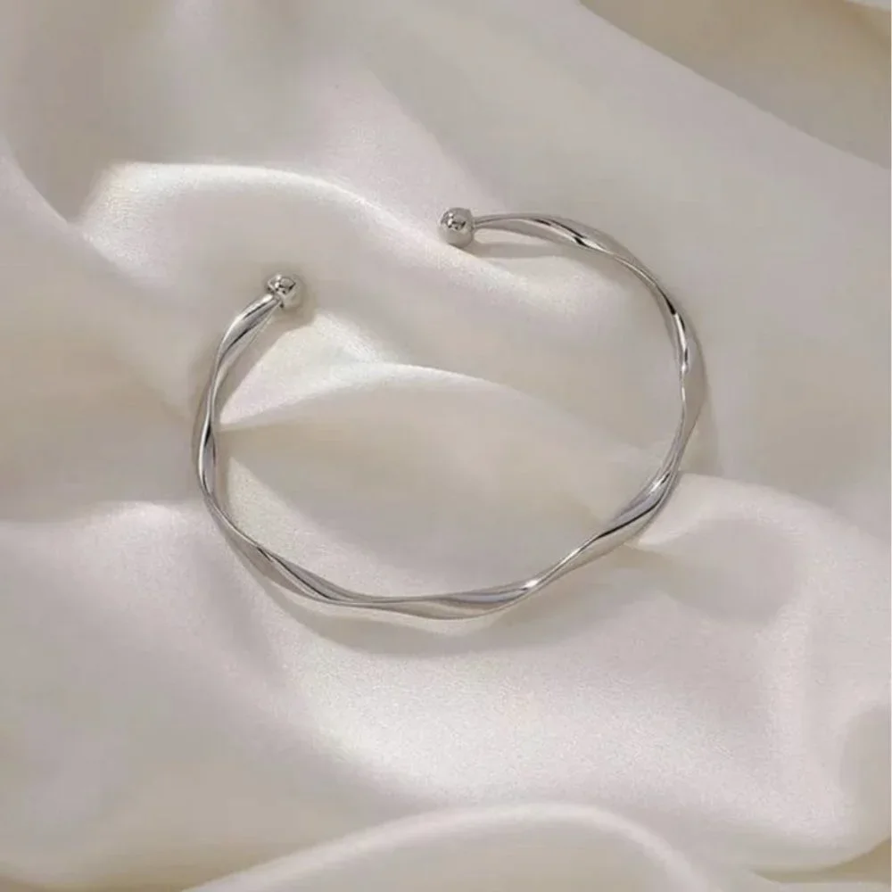 “Anya” Minimalist Twist Open Adjustable Gold Neutral Fashion Simple Bracelet